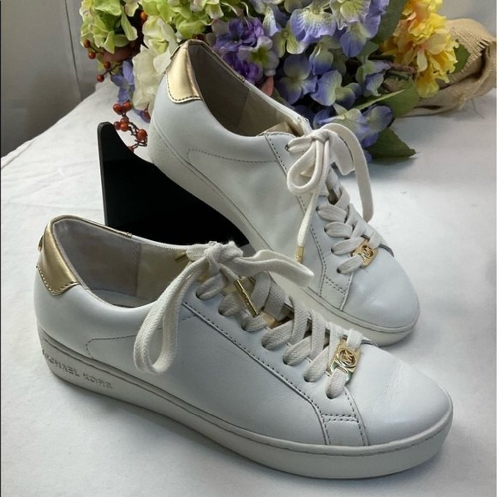 Absolutely Adorable MICHAEL KORS white and metallic gold IRVINE sneakers women 5
